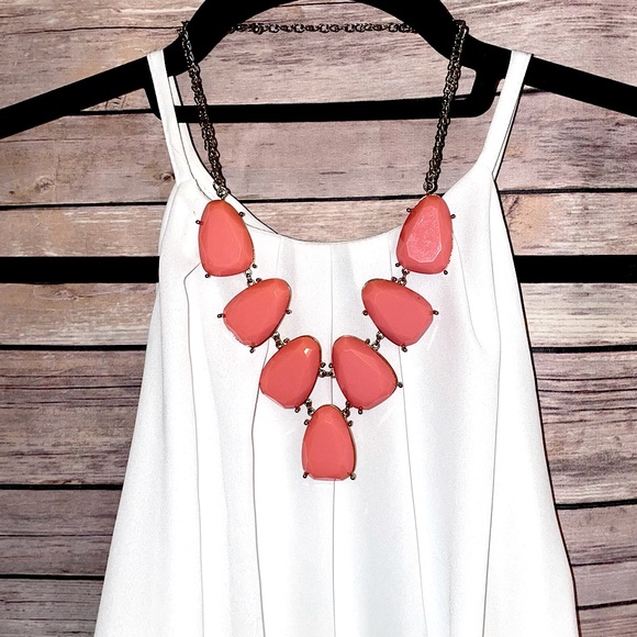 FREE w purchase * Coral Pink faux- Kendra Scott Statement Necklace * - Picture 2 of 3